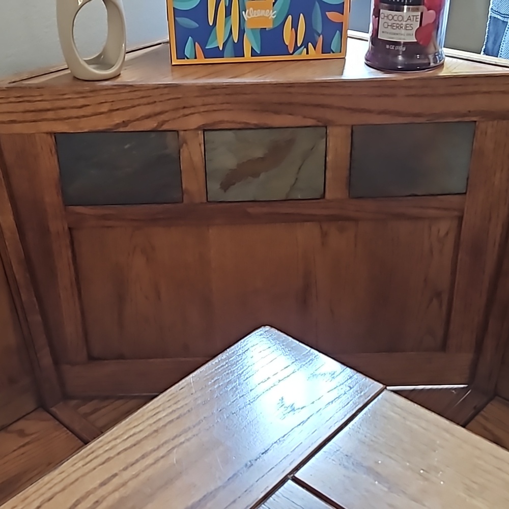 Kitchen table with bench - Picture 3 of 5